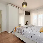 Tomi Lägenhet Trogir