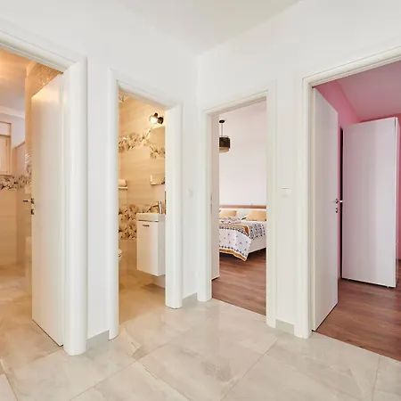 Tomi Appartement *